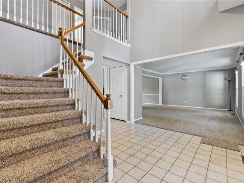16993 Walnut Creek Drive, Strongsville, OH 44149 Photo 4
