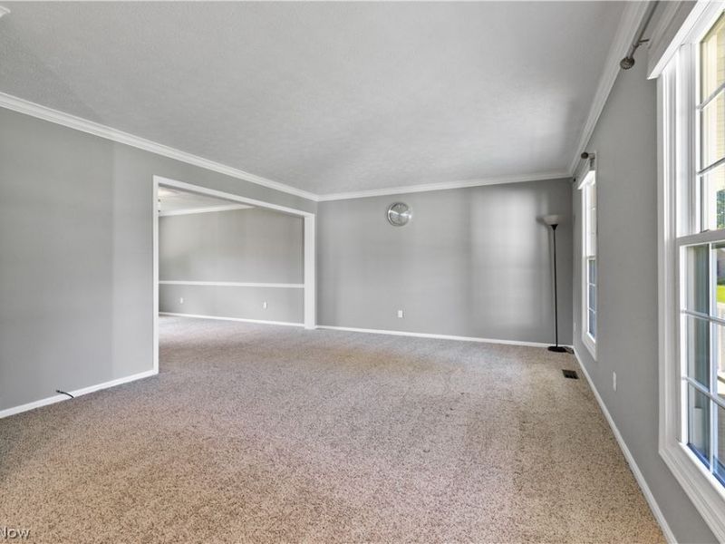 16993 Walnut Creek Drive, Strongsville, OH 44149 Photo 7