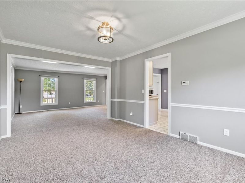 16993 Walnut Creek Drive, Strongsville, OH 44149 Photo 8