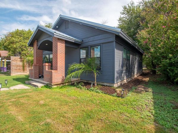 207 S Chestnut ST , Lampasas, TX 76550