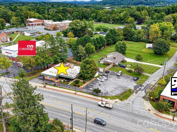 3484 Hendersonville Road , Fletcher, NC 28732