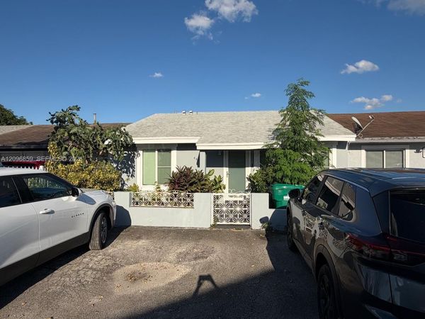 4419 NW 185th St , Miami Gardens, FL 33055