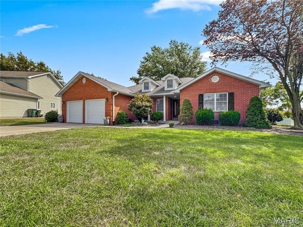 106 Elmwood Street , Waterloo, IL 62298