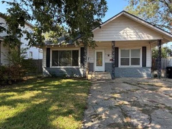 619 W Owing Street , Denison, TX 75020