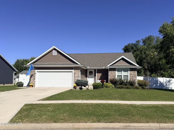 1180 Kennsington Drive, Findlay, OH 45840