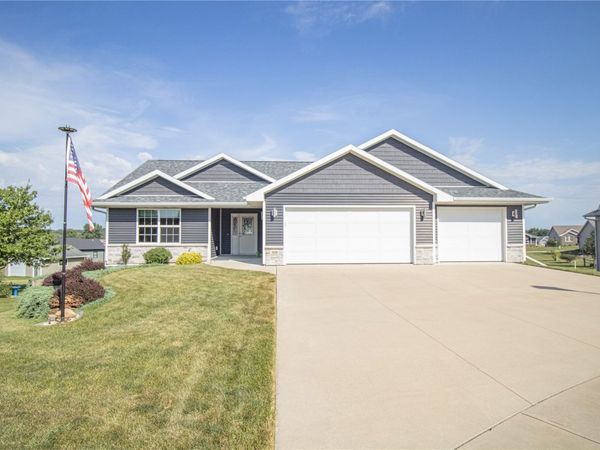 1616 Meadow Ridge Court, Anamosa, IA 52205