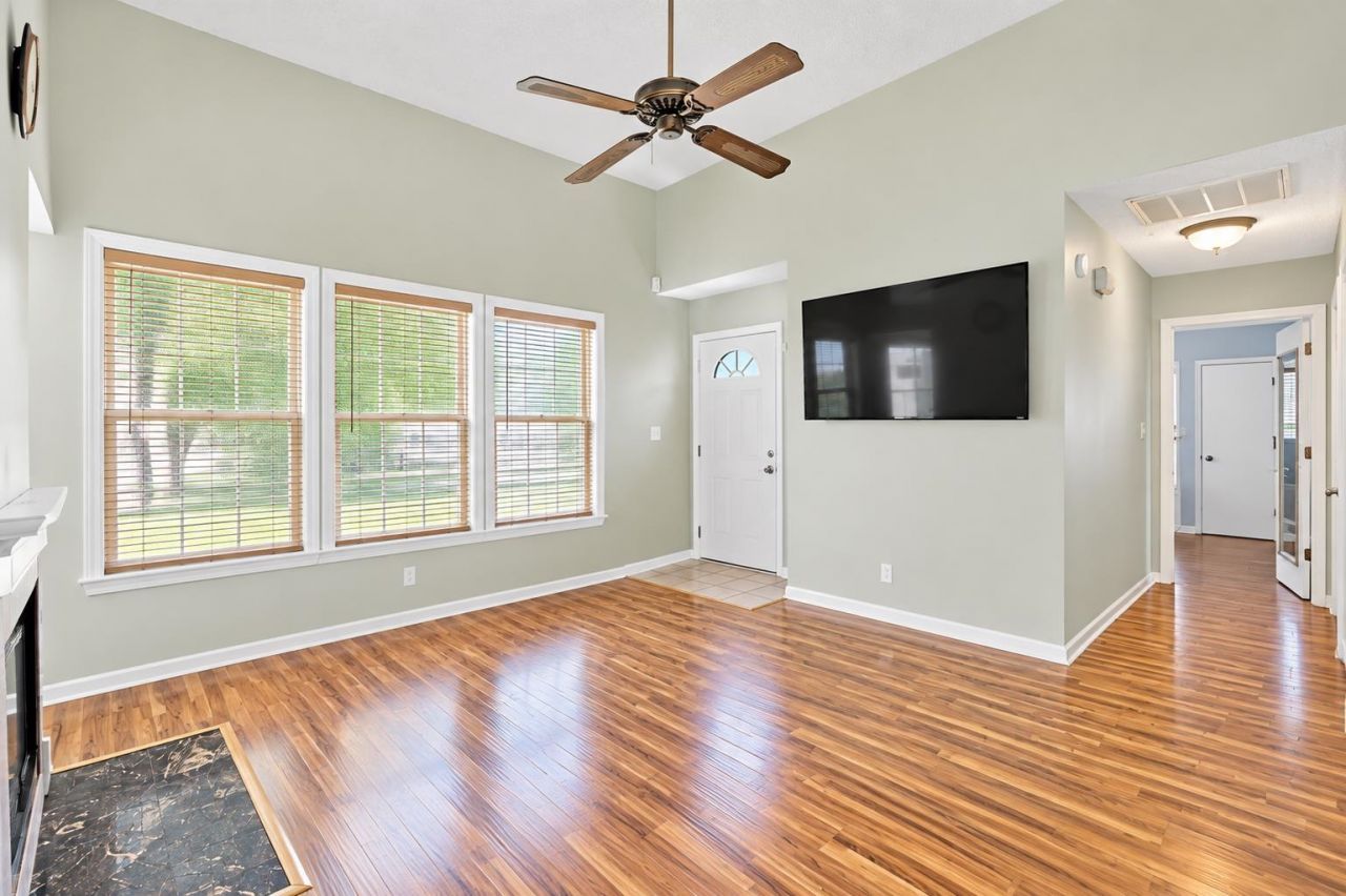 126 Whitehaven Ct. Photo 4