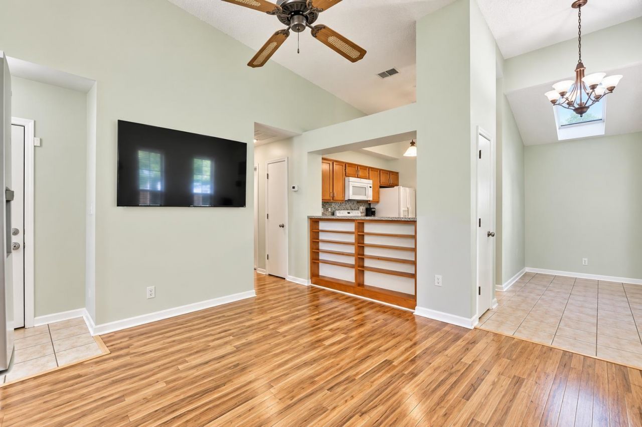126 Whitehaven Ct. Photo 5