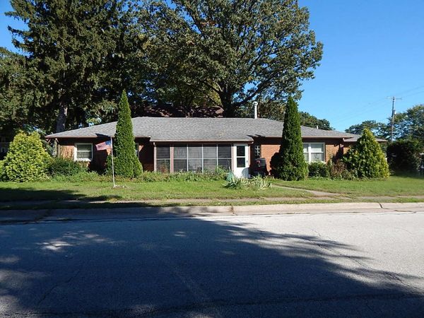 433 8th Street , Bettendorf, IA 52722