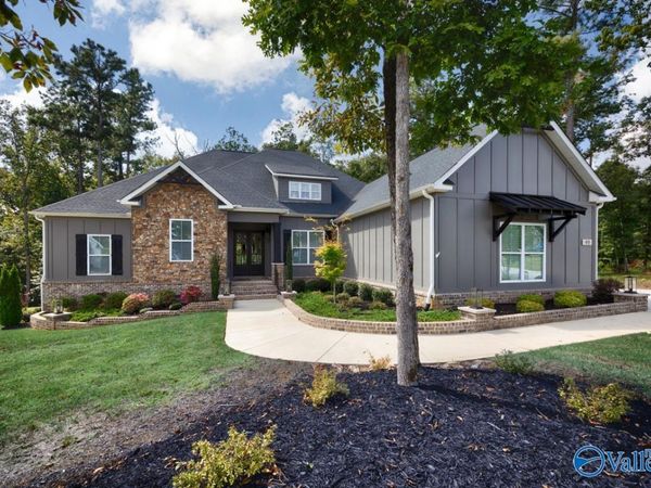 40 Ridge Bluff Circle, Huntsville, AL 35803