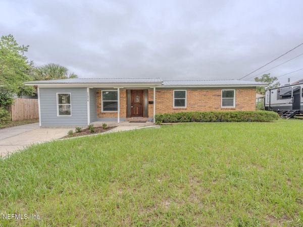 11272 AVERY Drive, Jacksonville, FL 32218
