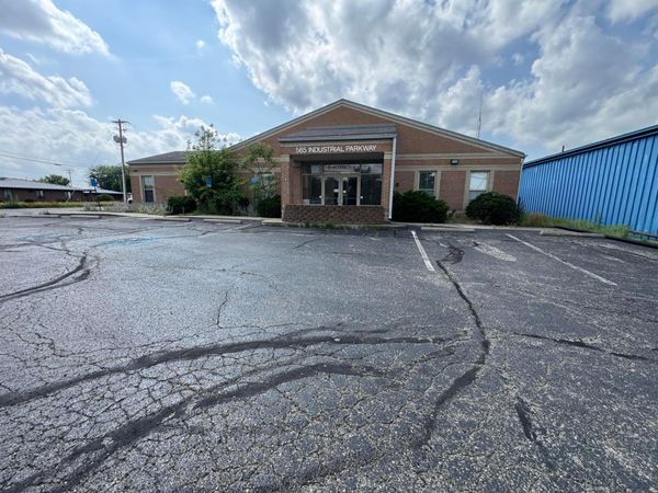 565 Industrial Parkway , Heath, OH 43056