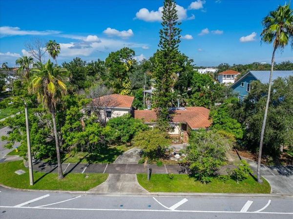 114 W DAVIS BOULEVARD , TAMPA, FL 33606