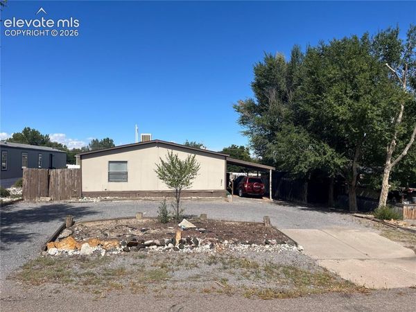 271 E Countryside Drive, Pueblo West, CO 81007