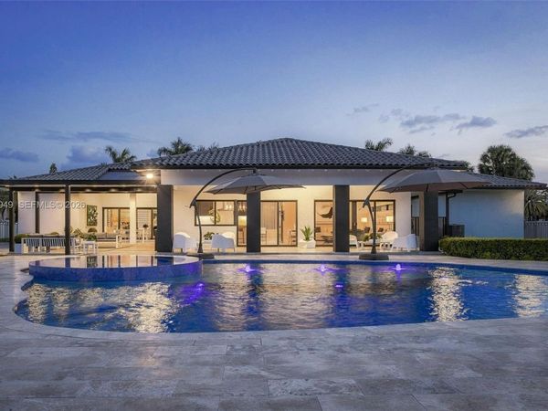9995 NW 131st St , Hialeah Gardens, FL 33018