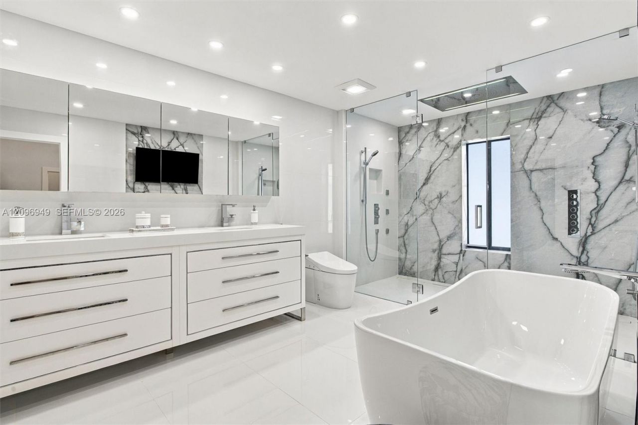 9995 NW 131st St , Hialeah Gardens, FL 33018 Photo