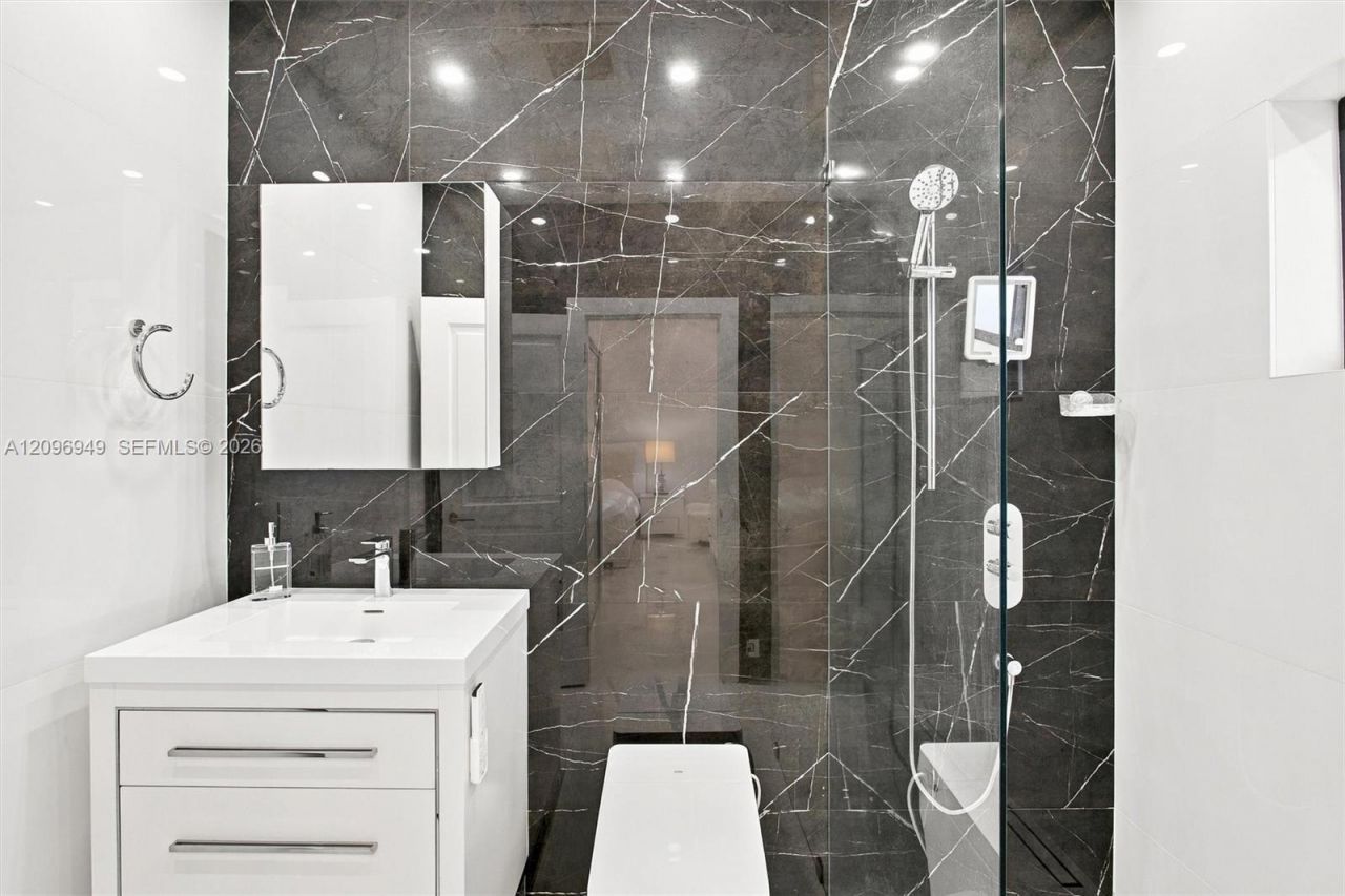 9995 NW 131st St , Hialeah Gardens, FL 33018 Photo