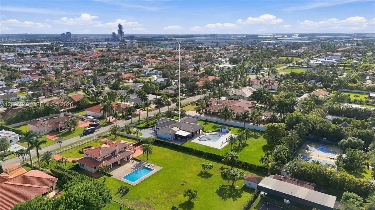 9995 NW 131st St , Hialeah Gardens, FL 33018 Photo