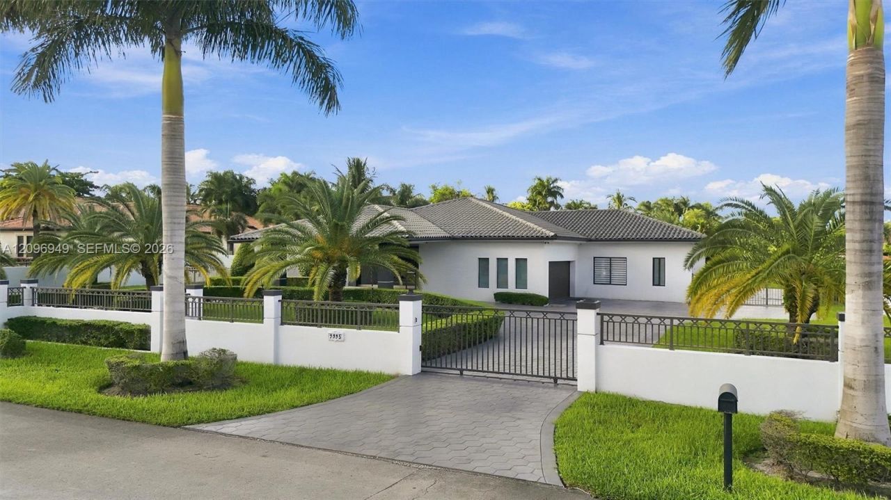 9995 NW 131st St , Hialeah Gardens, FL 33018 Photo