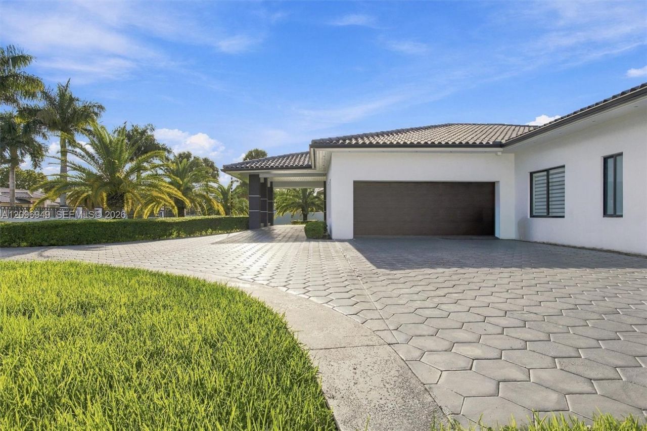 9995 NW 131st St , Hialeah Gardens, FL 33018 Photo