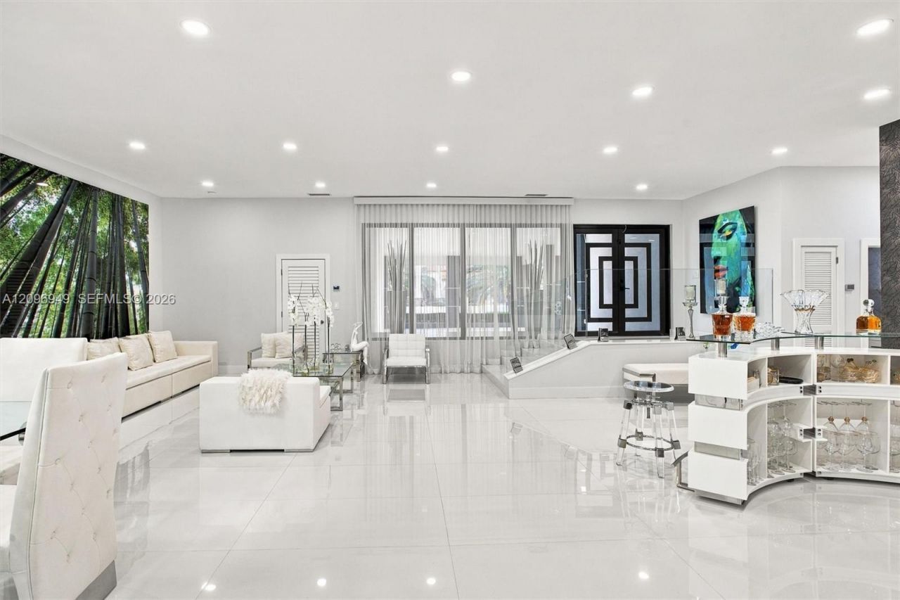 9995 NW 131st St , Hialeah Gardens, FL 33018 Photo