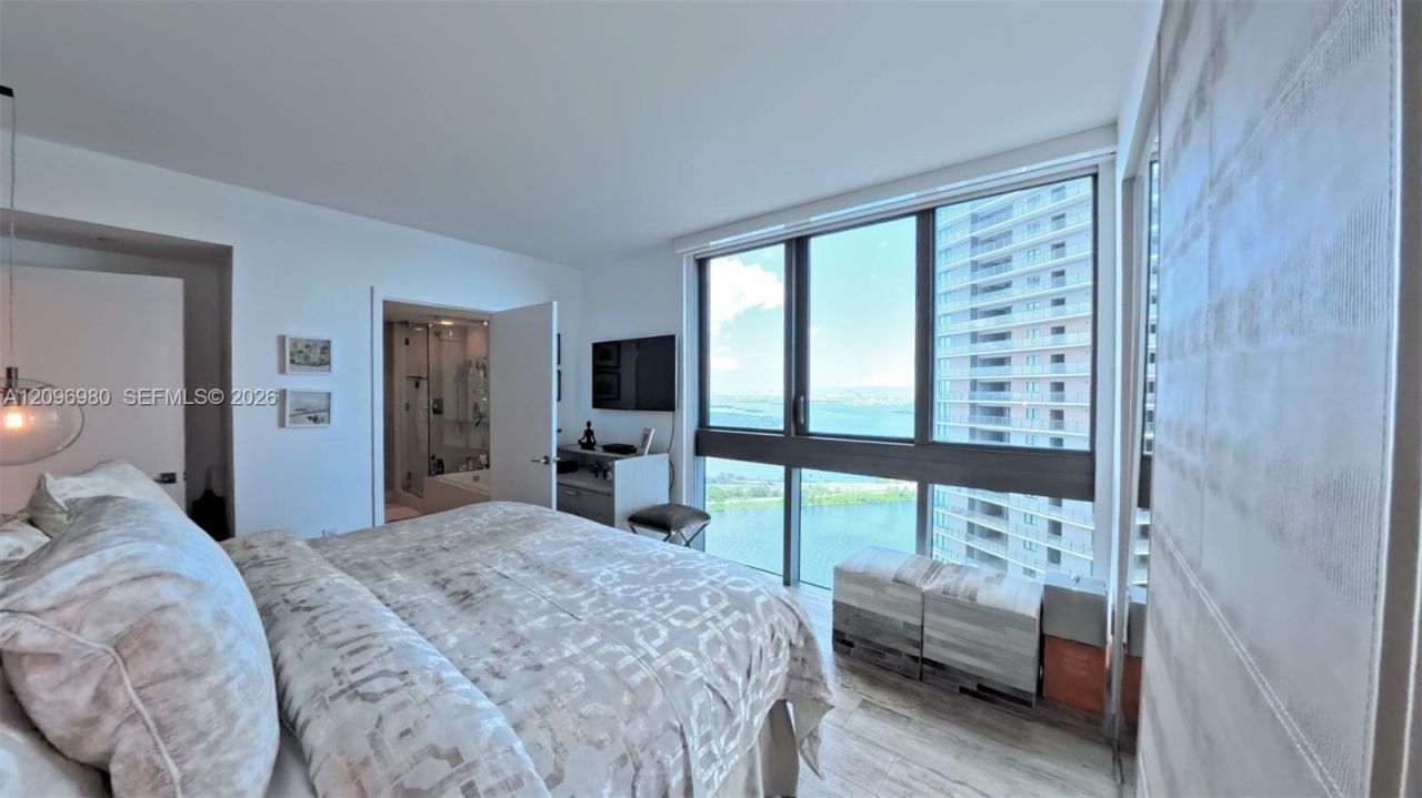 650 NE 32nd St, Unit 3707, Miami, FL 33137 Photo