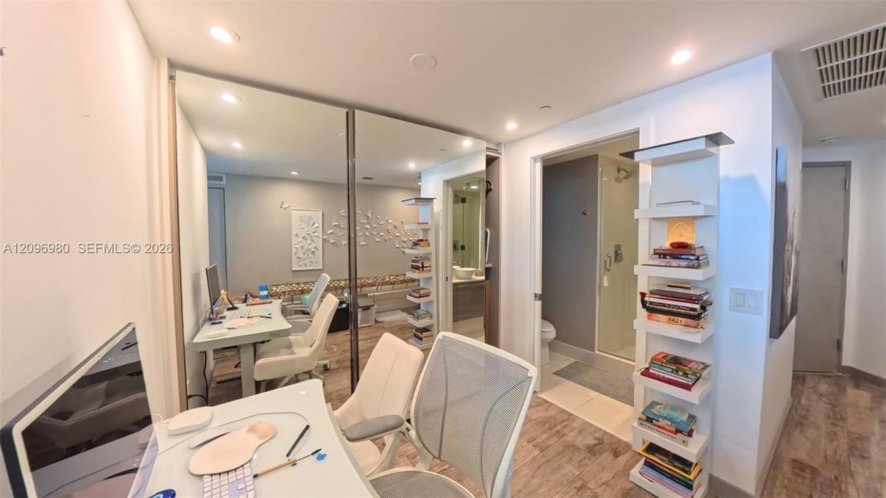 650 NE 32nd St, Unit 3707, Miami, FL 33137 Photo