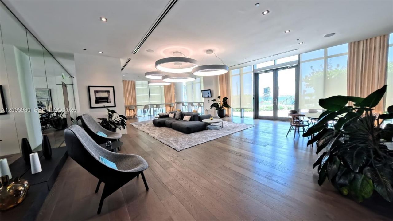 650 NE 32nd St, Unit 3707, Miami, FL 33137 Photo