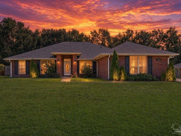 1668 Hollow Point Dr, Cantonment, FL 32533