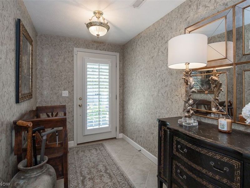878 Hampton Court, Sagamore Hills, OH 44067 Photo 3