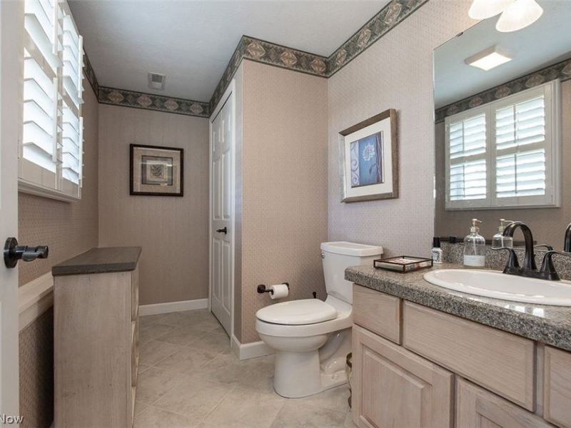 878 Hampton Court, Sagamore Hills, OH 44067 Photo 9