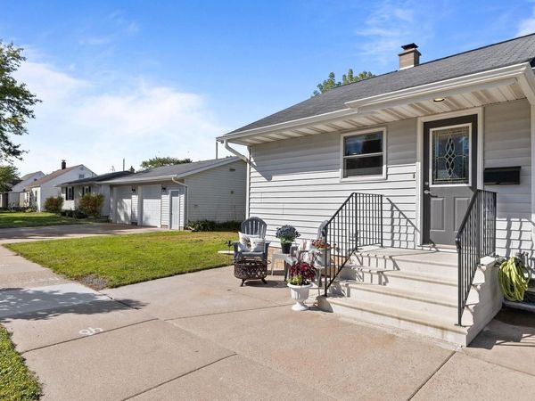 121 E SECOND STREET, Kimberly, WI 54136