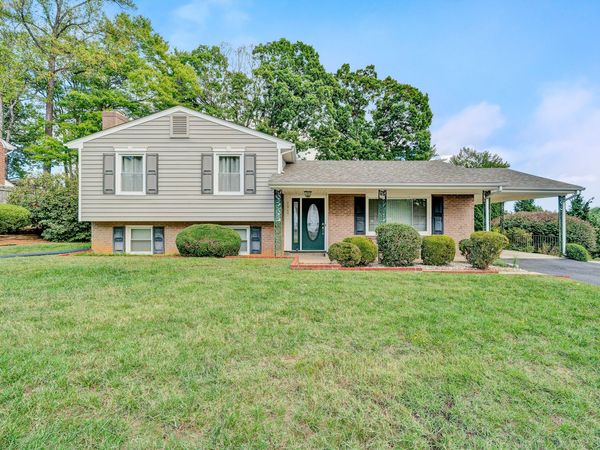 1917 Montclair DR, Roanoke, VA 24019