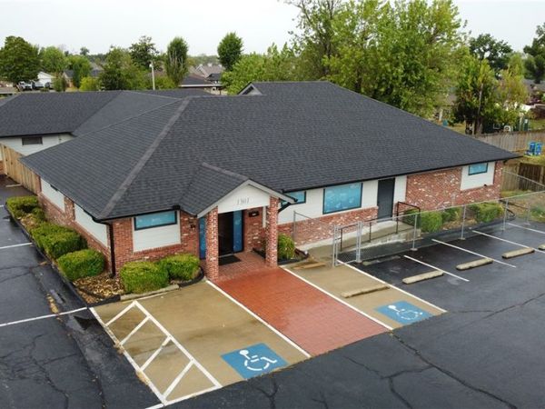 1301 W Persimmon Street , Rogers, AR 72756