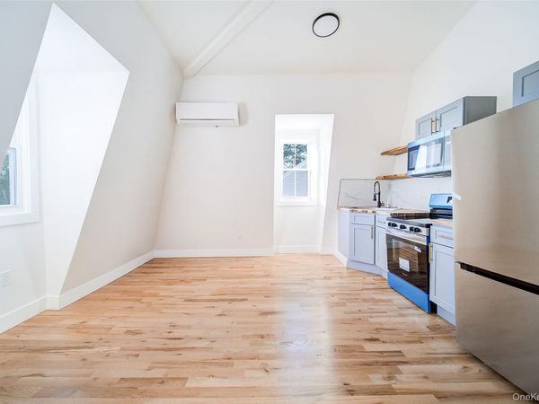 258 State Street , Unit 8, Hudson, NY 12534