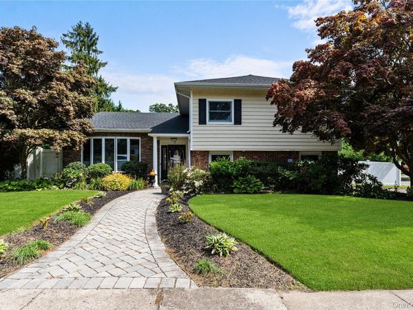 71 Roosevelt Drive , East Norwich, NY 11732