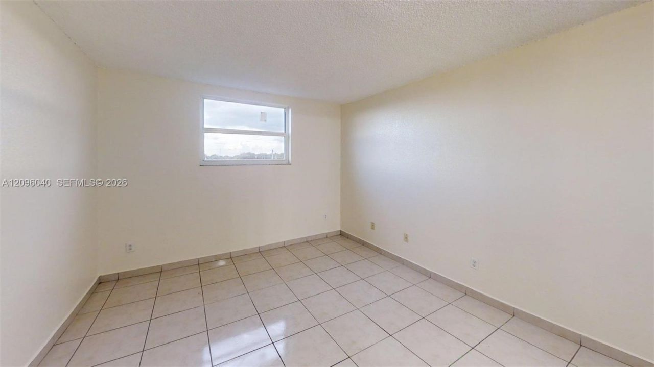 606 W 81st St , Unit 407, Hialeah, FL 33014 Photo