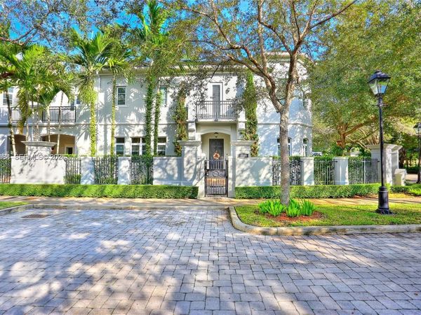 10195 SW 75th Pl , Pinecrest, FL 33156