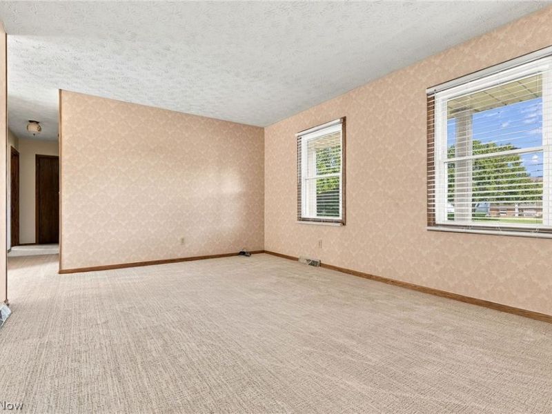 1144 Royce Street NW, Uniontown, OH 44685 Photo 5