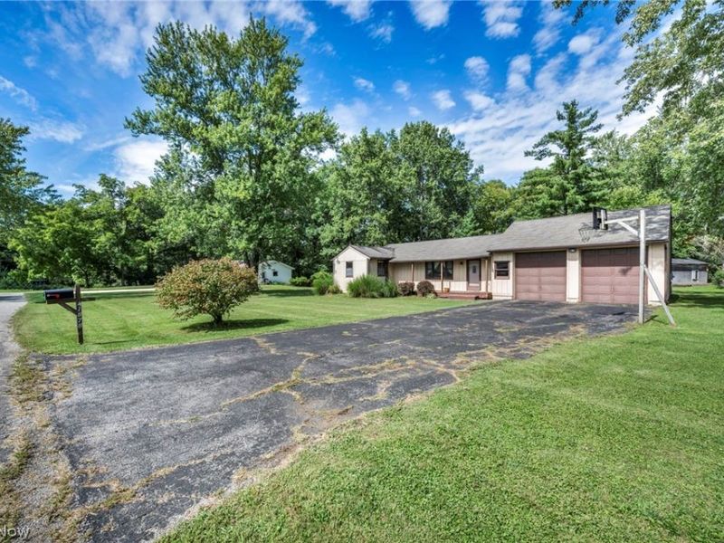 41878 Cooper Avenue, Elyria, OH 44035 Photo 3