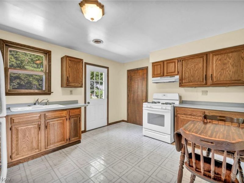 41878 Cooper Avenue, Elyria, OH 44035 Photo 7