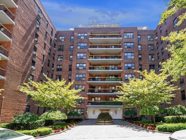 67-76 Booth Street , Unit 2i, Forest Hills, NY 11375
