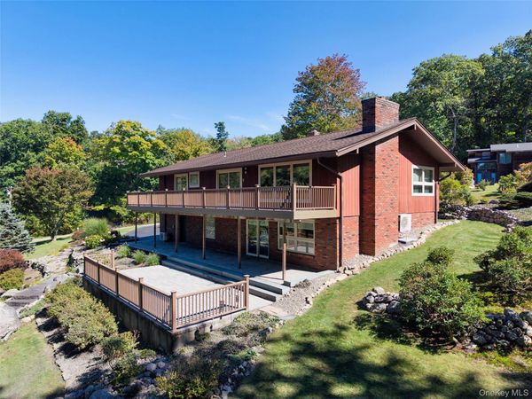 64 Clinton Road , Tuxedo Park, NY 10987