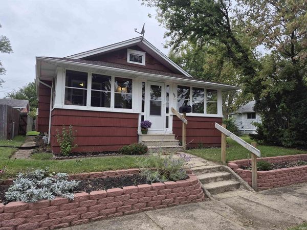 927 Oaklawn Street, South Bend, IN 46615