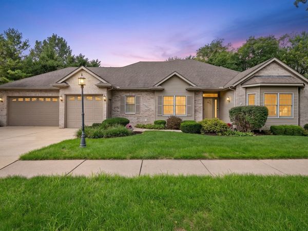 3625 71st Street Court , Moline, IL 61265
