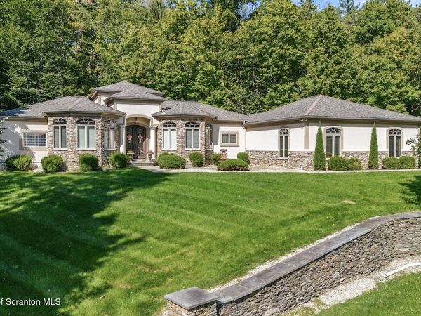 1004 Oakford Woods , Waverly, PA 18471