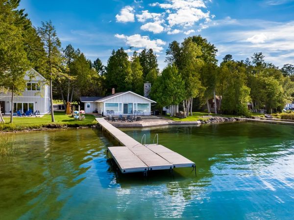 540 Harbor Highway E, Maple City, MI 49664