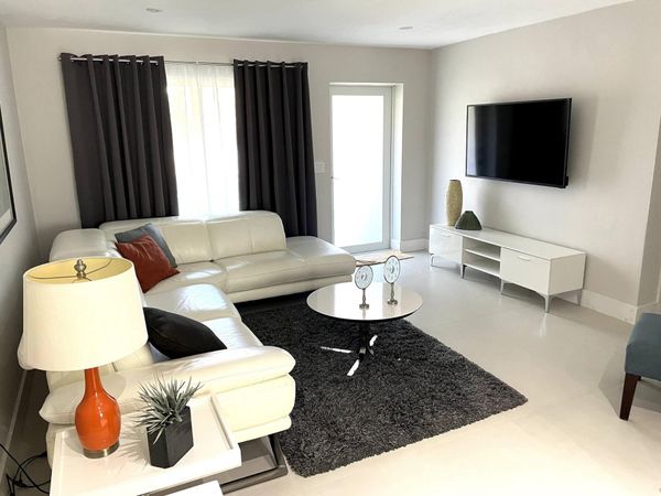 1400 NE 23RD Street, Wilton Manors, FL 33305