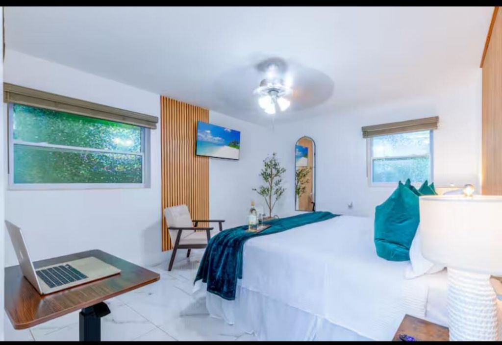 928 Flamingo Drive, West Palm Beach, FL 33401 Photo
