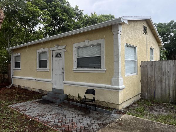 815 BRIGGS Street, West Palm Beach, FL 33405